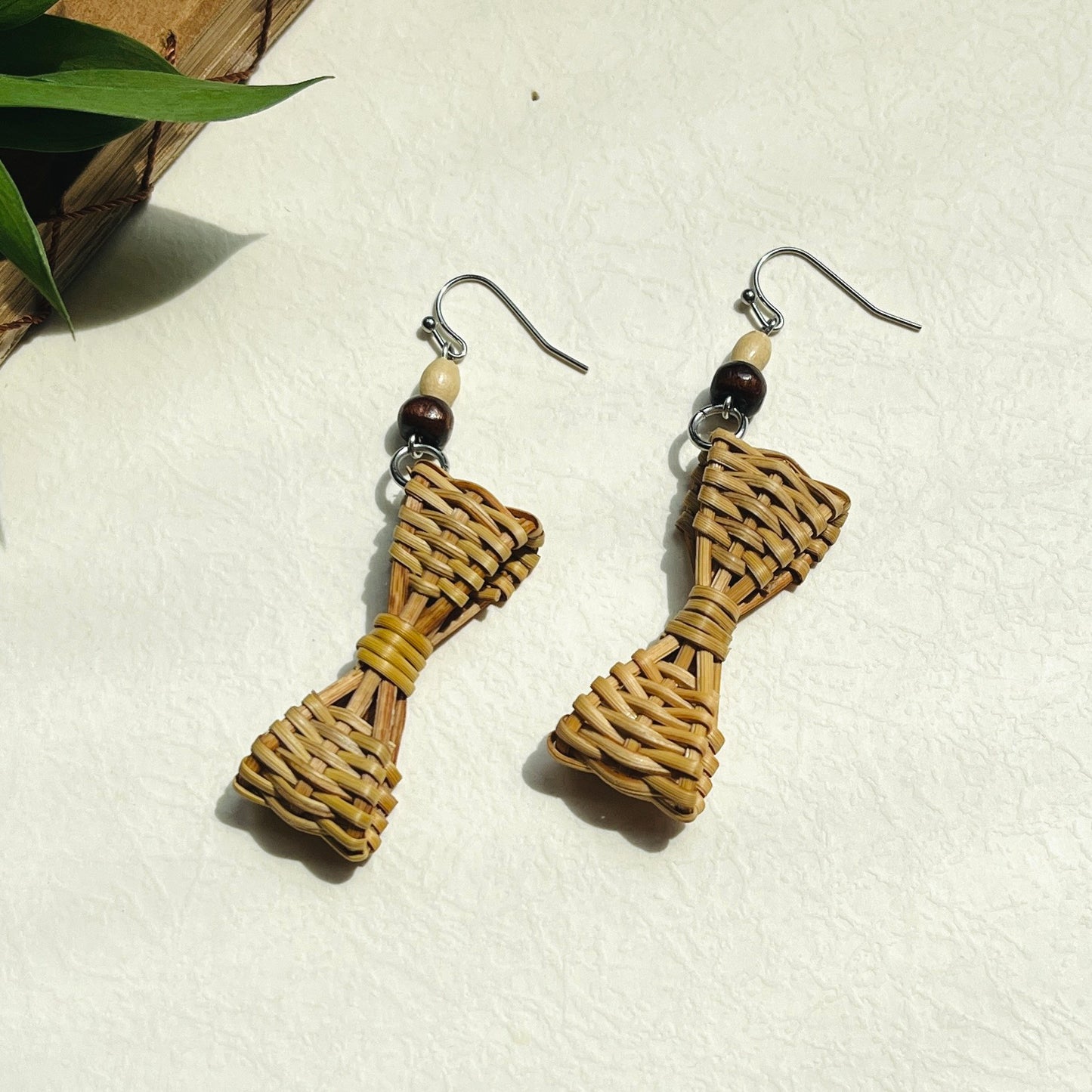 Bow-shaped Rattan Earrings Combined With Vintage Style Wooden Beads