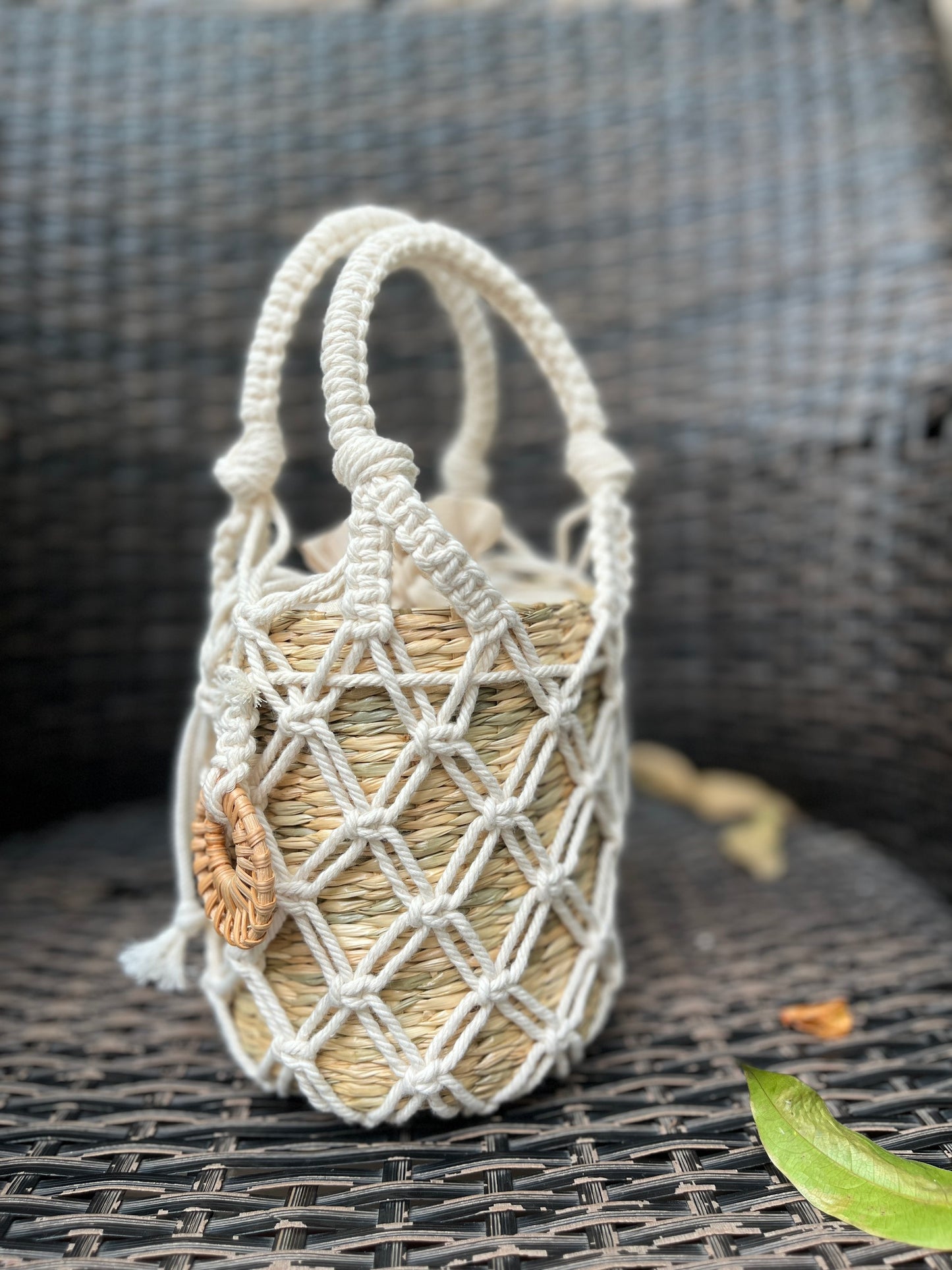 Modern macrame bag bohemian luxury practikal cream bamboo fringe handbag spring summer women's bag