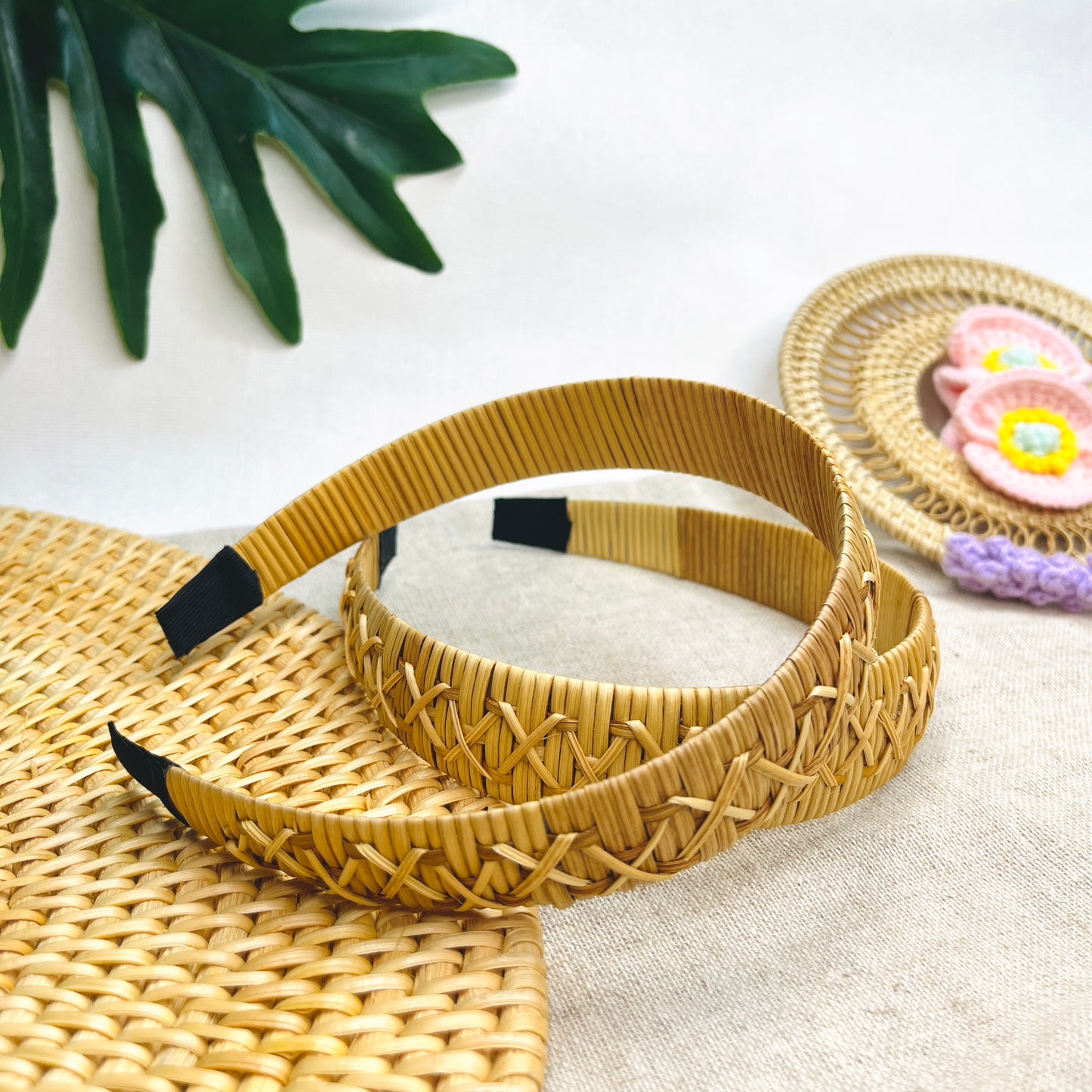 Bamboo and rattan hair mane, zigzag pattern